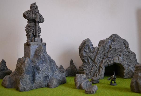 [Thumb - Dwarf statue scale 1.JPG]