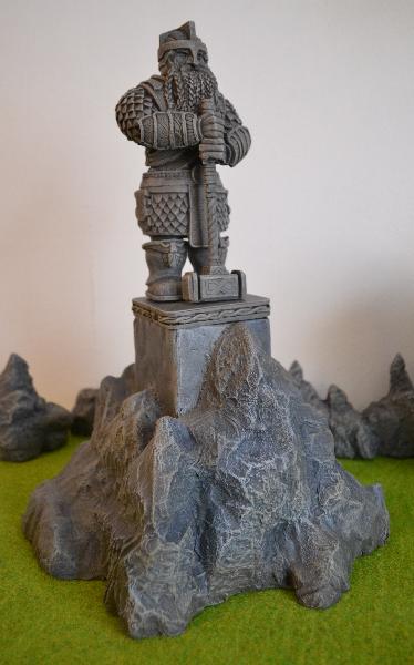 [Thumb - Dwarf Statue and stand.JPG]