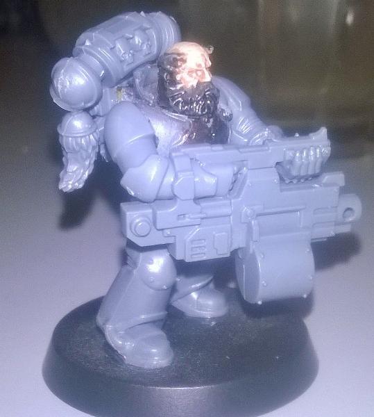 [Thumb - Long Fang of Hagrad's pack with heavy bolter (2).jpg]