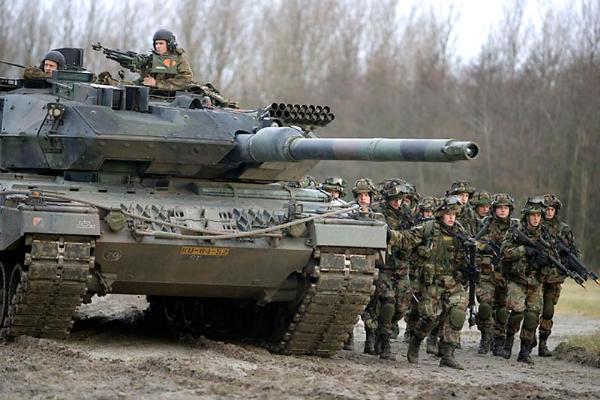 [Thumb - Leopard 2 A6 (Nederland)_003.jpg]