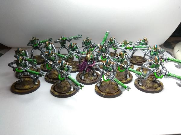 [Thumb - Necron lord and warriors.jpg]